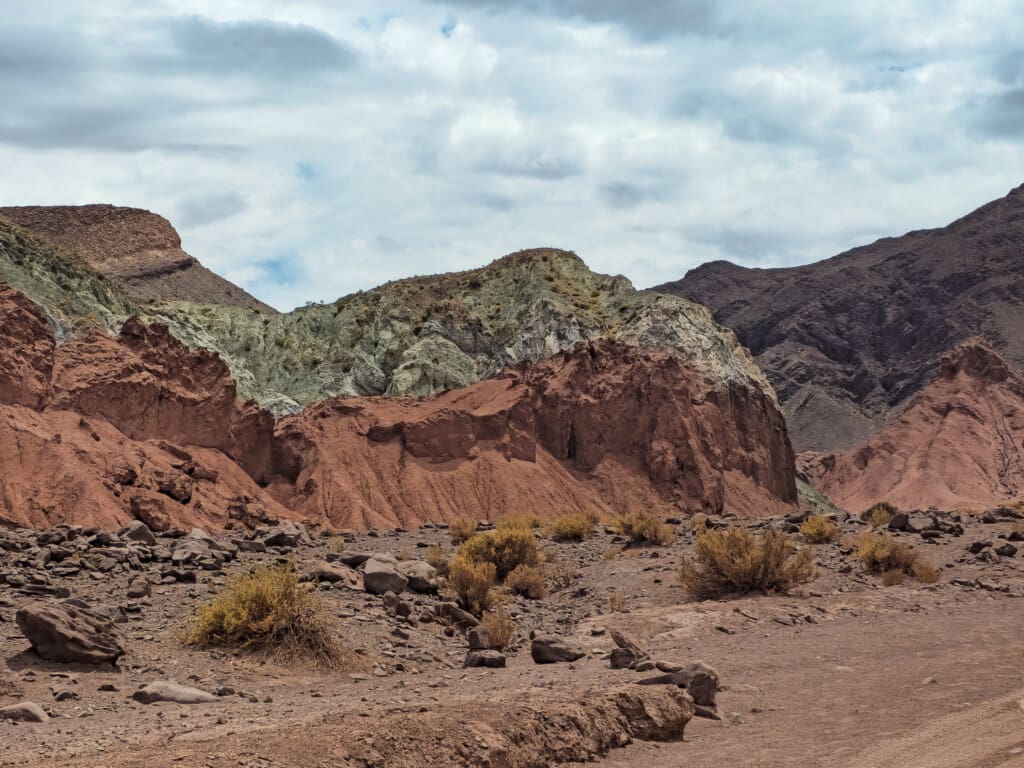 Valle del Arcoiris – Kolorowa Dolina w Atacamie